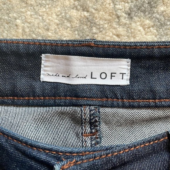 Woman’s Loft Curvy Skinny Jeans - Picture 6 of 8